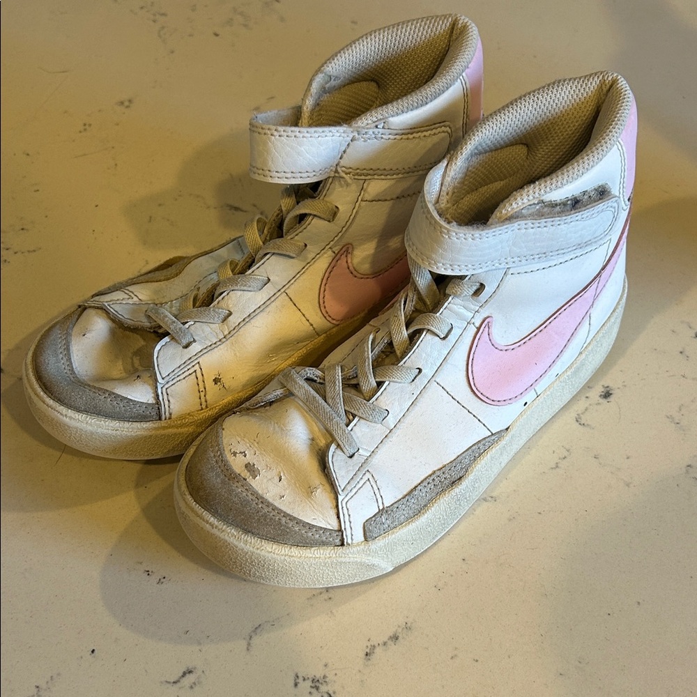 Nike Kids White and Pink Sneakers
